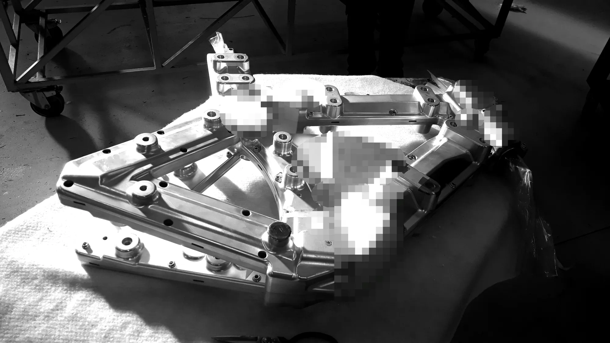 Frame mold closed